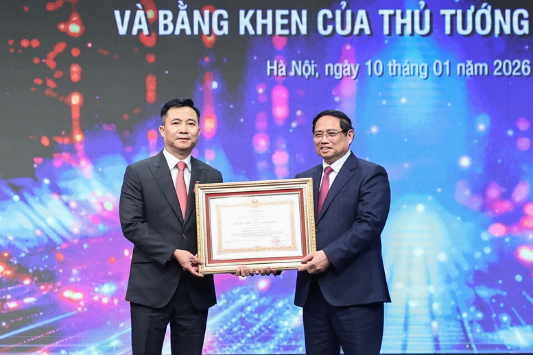 Thủ tướng: VTV phát huy vai trò đặc biệt quan trọng trong hệ thống thông tin, truyền thông và định hướng tư tưởng- Ảnh 7. Thủ tướng: VTV phát huy vai trò đặc biệt quan trọng trong hệ thống thông tin, truyền thông và định hướng tư tưởng- Ảnh 7.