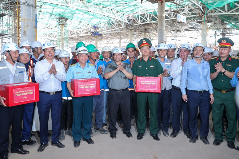 THỦ TƯỚNG CH&Iacute;NH PHỦ PHẠM MINH CH&Iacute;NH  TRẢ LỜI PHỎNG VẤN B&Aacute;O CH&Iacute; NH&Acirc;N NĂM MỚI 2026- Ảnh 2.