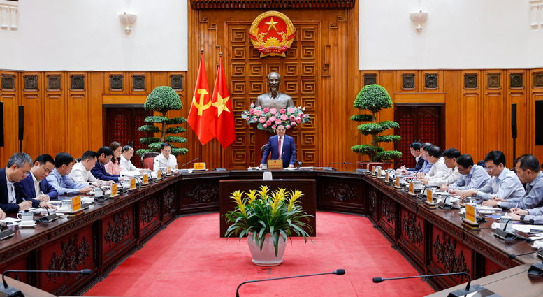 Thủ tướng Phạm Minh Chính: Xăng dầu và năng lượng cho sản xuất, tiêu dùng được bảo đảm- Ảnh 1. Thủ tướng Phạm Minh Chính: Xăng dầu và năng lượng cho sản xuất, tiêu dùng được bảo đảm- Ảnh 1.