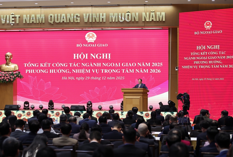 Thủ tướng: Củng cố vững chắc v&agrave;nh đai an ninh - ph&aacute;t triển của đất nước, giữ thế chủ động chiến lược- Ảnh 6.