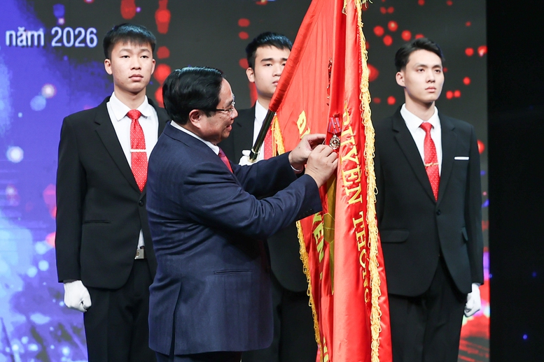 Thủ tướng: VTV phát huy vai trò đặc biệt quan trọng trong hệ thống thông tin, truyền thông và định hướng tư tưởng- Ảnh 5. Thủ tướng: VTV phát huy vai trò đặc biệt quan trọng trong hệ thống thông tin, truyền thông và định hướng tư tưởng- Ảnh 5.