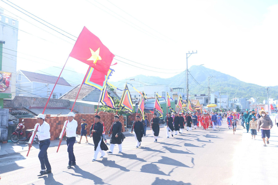 Lễ hội cầu ngư vạn đầm Nhơn Hải. Ảnh: Quang Tấn glo-van-hoa-4.jpg