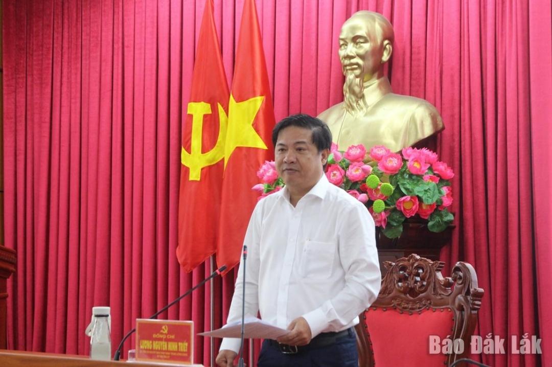 Đồng ch&iacute; Lương Nguyễn Minh Triết, Ủy vi&ecirc;n dự khuyết Trung ương Đảng, B&iacute; thư Tỉnh ủy, Trưởng Ban Chỉ đạo ph&aacute;t biểu tại phi&ecirc;n họp.