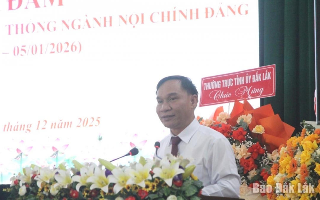 Đồng ch&iacute; Nguyễn Quốc Ho&agrave;n &ocirc;n lại truyền thống của Ng&agrave;nh Nội ch&iacute;nh Đảng.