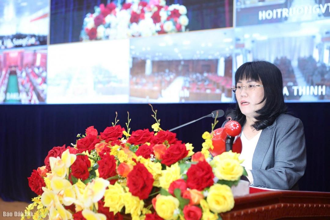 Ủy vi&ecirc;n Ban Thường vụ Tỉnh ủy, Ph&oacute; Chủ tịch Thường trực UBND tỉnh Hồ Thị Nguy&ecirc;n Thảo qu&aacute;n triệt c&aacute;c kết luận, nghị quyết.