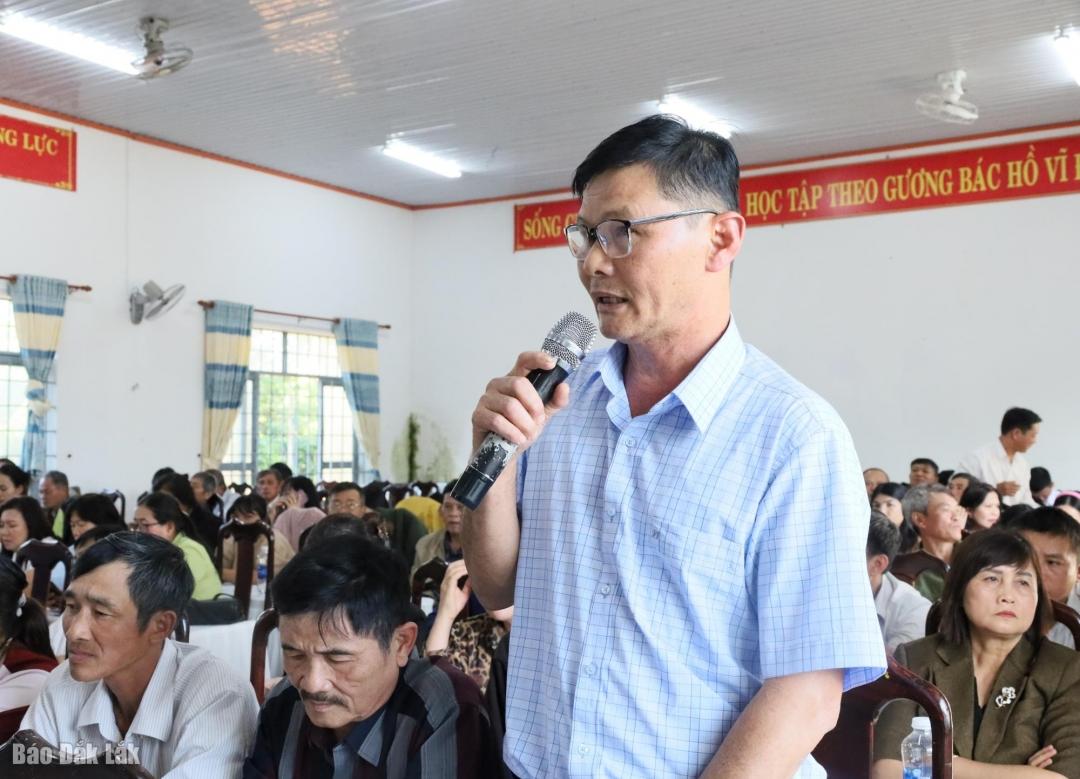 Đại diện c&aacute;c chi bộ ph&aacute;t biểu &yacute; kiến.