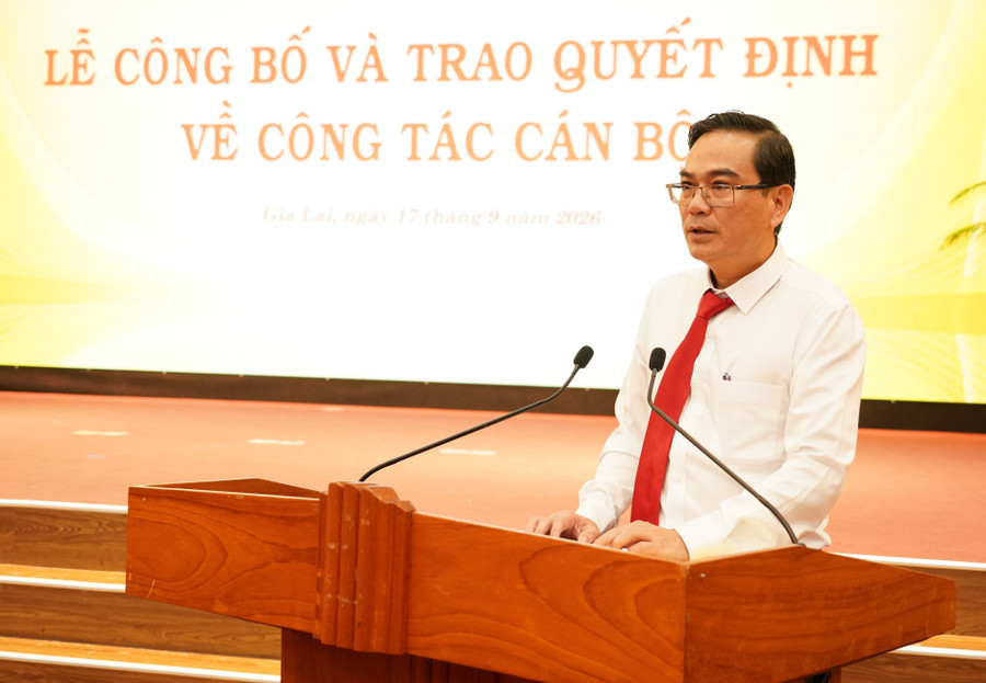 thay-mat-cac-dong-chi-duoc-bo-nhiem-dong-chi-bui-thanh-binh-phat-bieu-nhan-nhiem-vu.jpg