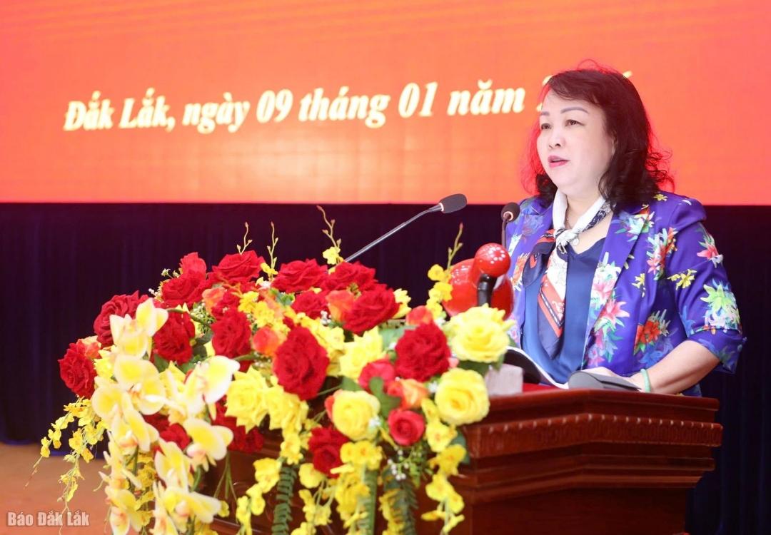 Đồng ch&iacute; Cao Thị H&ograve;a An, Ph&oacute; B&iacute; thư Thường trực Tỉnh ủy, Chủ tịch HĐND tỉnh ph&aacute;t biểu kết luận hội nghị.