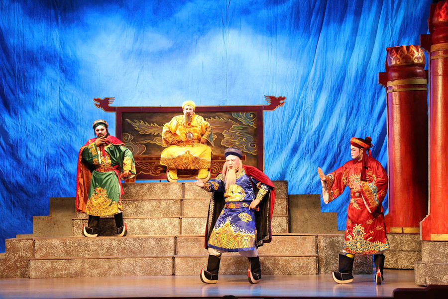 Theo phương án sắp xếp, Nhà hát Nghệ thuật truyền thống tỉnh sẽ sáp nhập với Thư viện tỉnh Gia Lai, Thư viện Pleiku, Trung tâm Võ thuật cổ truyền Bình Định thành 1 ĐVSNCL do ngân sách nhà nước bảo đảm chi thường xuyên có chức năng, nhiệm vụ phục vụ quản lý nhà nước. Ảnh: Huỳnh Vỹ don-vi-su-nghiep-cong-lap.jpg