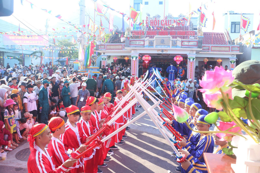 Lễ hội Cầu Ngư ở Nhơn Hải là nét văn hóa truyền thống đặc sắc của ngư dân làng chài xã Nhơn Hải, tỉnh Gia Lai. Ảnh: Quang Tấn glo-van-hoa-3.jpg