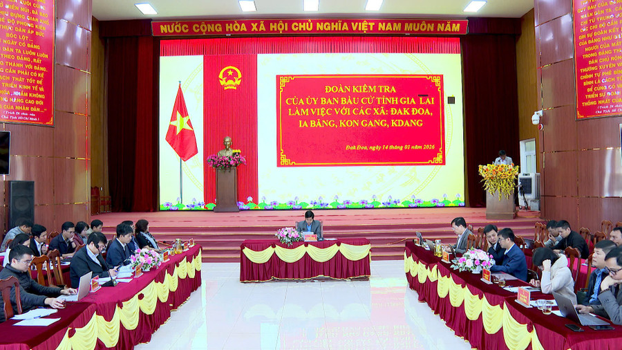 Quang cảnh buổi làm việc. Ảnh: Mạnh Hà Quang cảnh buổi làm việc. Ảnh: Mạnh Hà