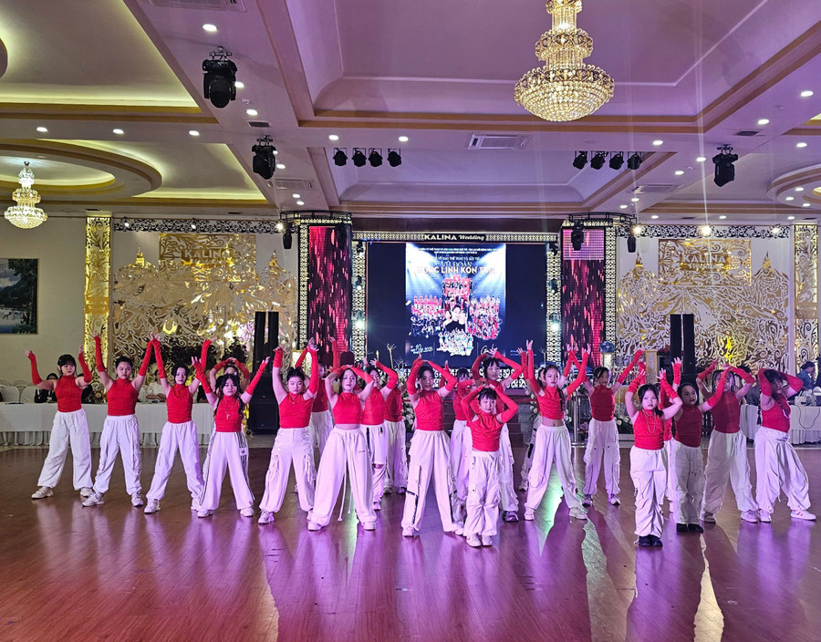 Các vận động viên tham gia Giải Khiêu vũ thể thao và các loại hình giải trí Gia Lai mở rộng năm 2025 “Cúp Dream Dance lần thứ XI” đủ mọi lứa tuổi. Ảnh: R'Ô HOK z6891741110293-092b9759da52fa835d5304dd6d56aebd.jpg