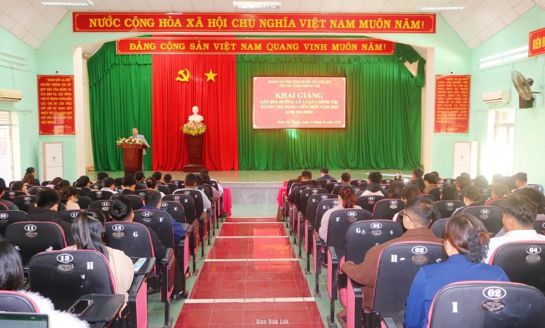 Quang cảnh lớp bồi dưỡng.