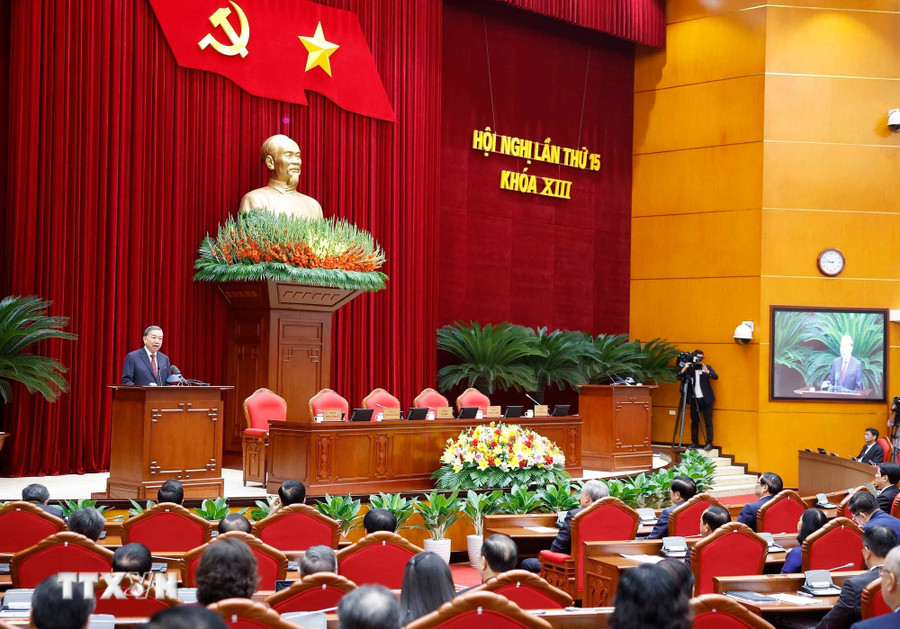 Tổng B&iacute; thư T&ocirc; L&acirc;m ph&aacute;t biểu bế mạc Hội nghị lần thứ 15 Ban Chấp h&agrave;nh Trung ương kh&oacute;a XIII. (Ảnh: Thống Nhất/TTXVN)