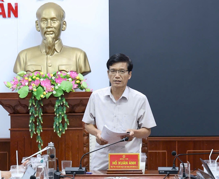 Tổng Biên tập Báo và phát thanh, truyền hình Gia Lai Hồ Xuân Ánh phát biểu kết luận buổi kiểm tra. Ảnh: Nguyễn Dũng xa-van-canh-canh-vinh-trien-khai-cong-tac-bau-cu-2.jpg