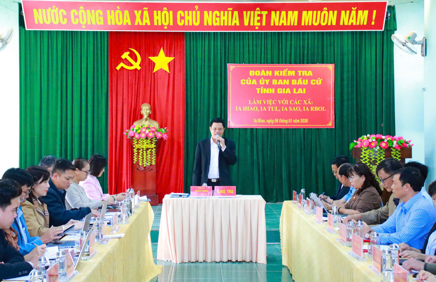 quanh-canh-buoi-lam-viec-anh-dvcc.jpg