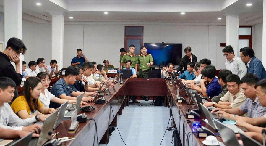Tập huấn và diễn tập thực chiến ứng cứu sự cố an toàn thông tin mạng cho Đội ứng cứu sự cố an toàn thông tin mạng của tỉnh. Ảnh: Thu Huyền an-ninh-mang.jpg