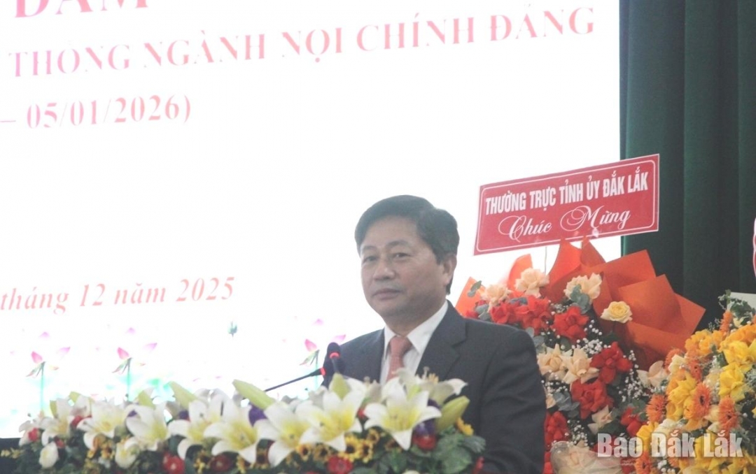 Đồng ch&iacute; Nguyễn Văn Mạnh ph&aacute;t biểu tại buổi tọa đ&agrave;m.