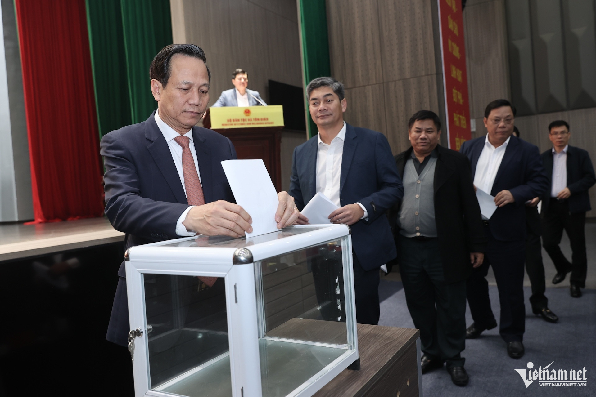 W-Ho&agrave;ng Văn Tuy&ecirc;n 2.jpg