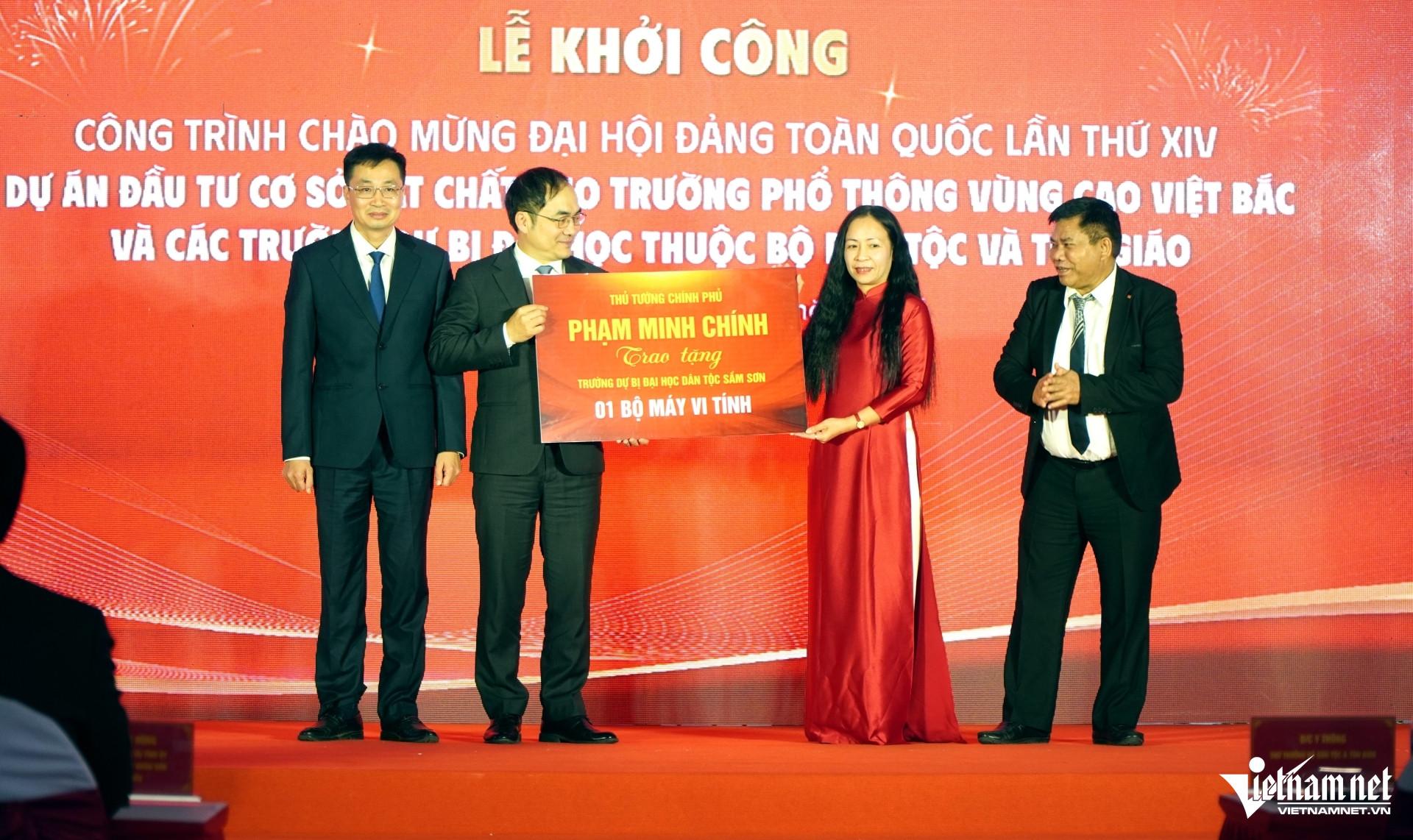 W-a7Thứ trưởng Y Th&ocirc;ng dự.JPG.jpg