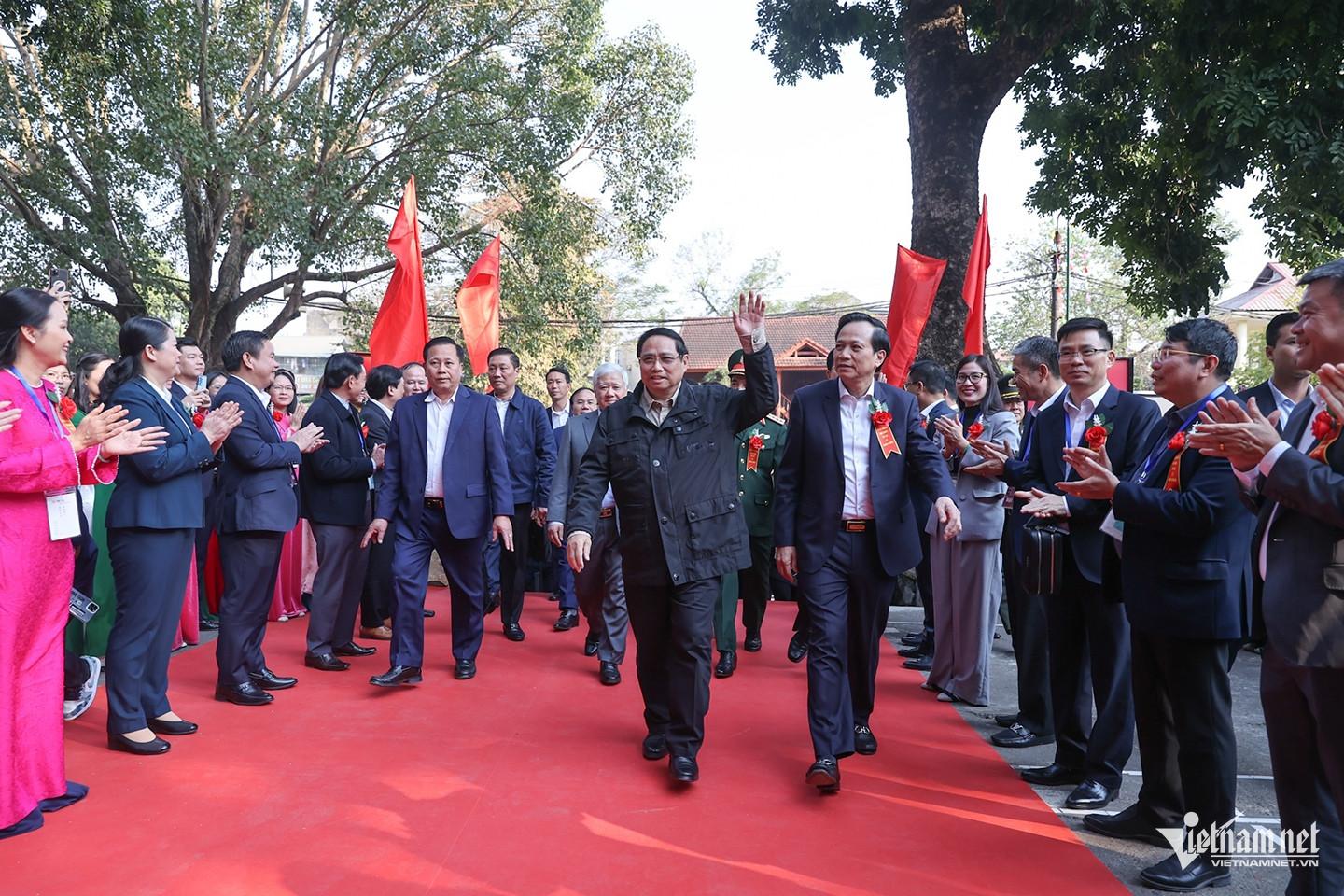 W-Thủ tướng ảnh 2.jpg