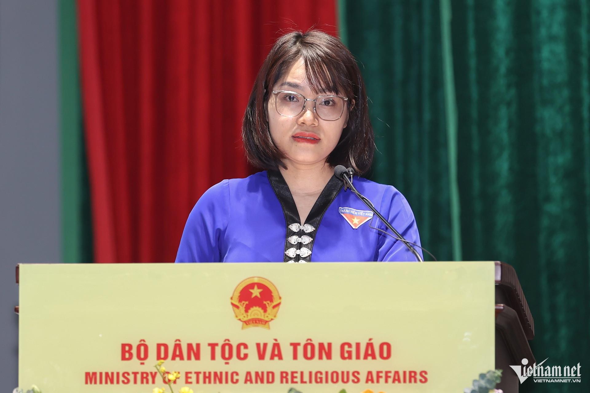 W-Bi thu Doan.jpg