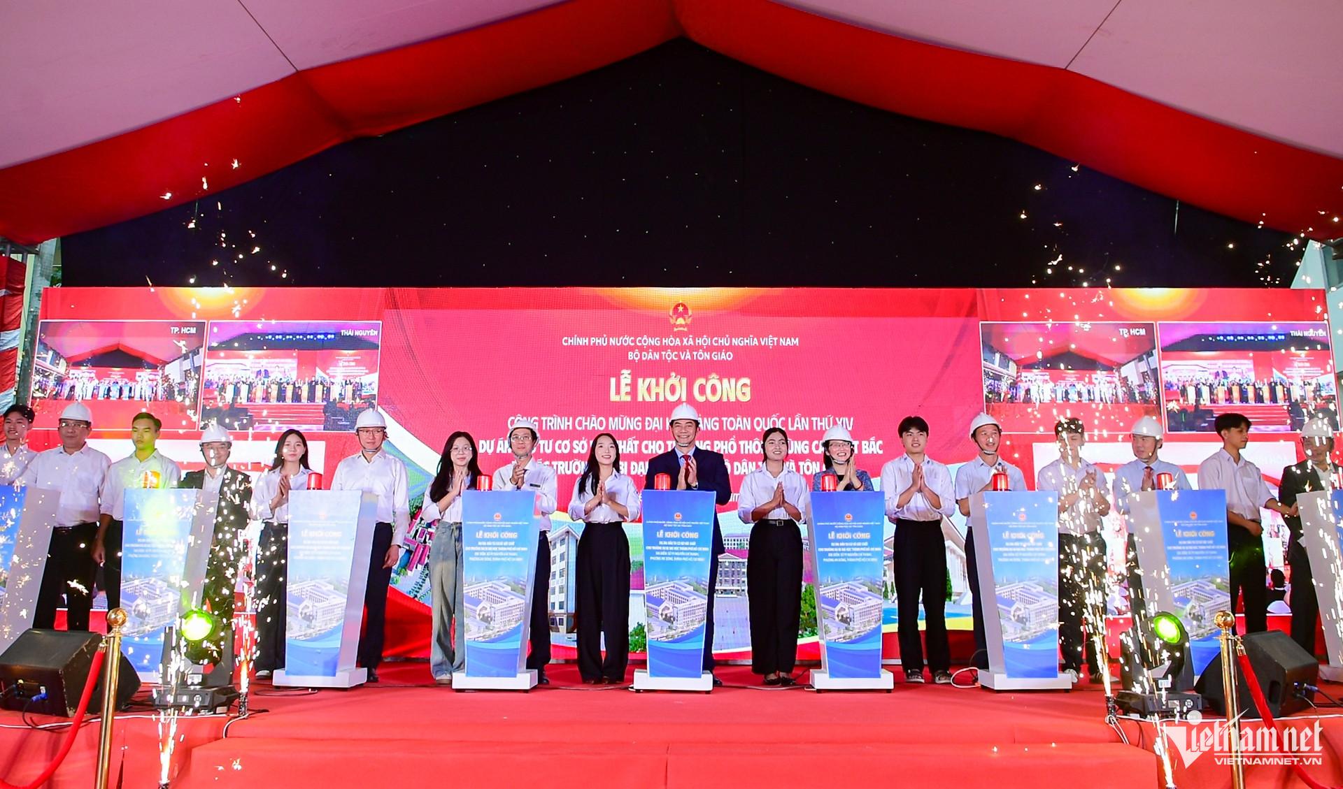 W-Bộ DTTG trường dự bị TPHCM 5.jpg