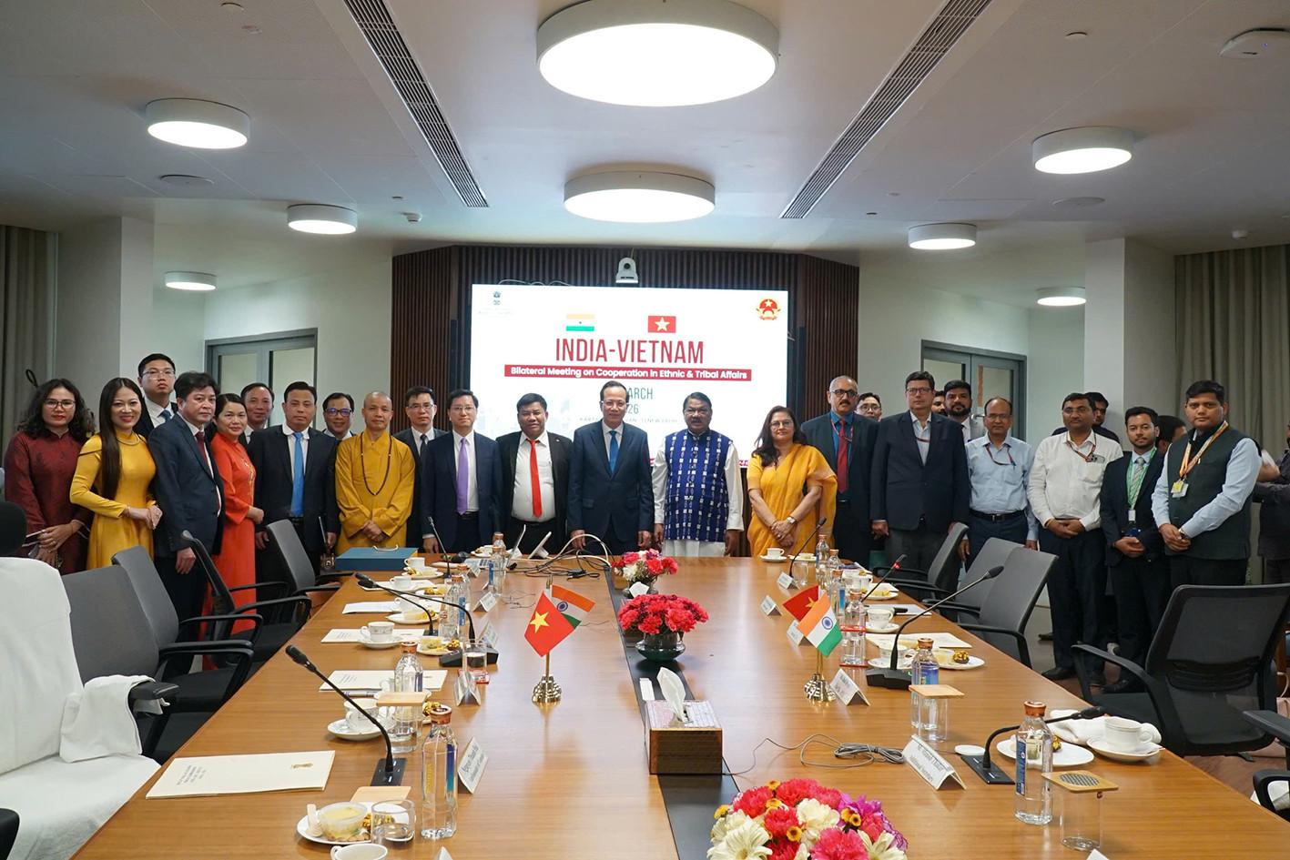 Bộ trưởng ảnh 2.jpg