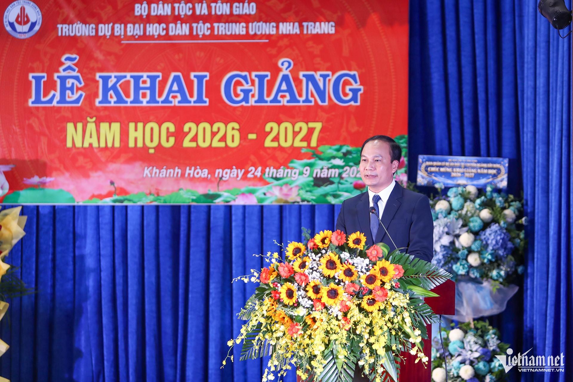 W-Khai Giang IMG_8123.jpg