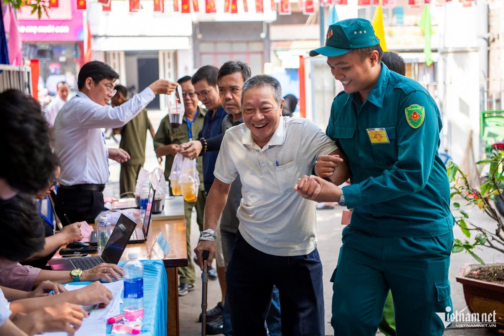 W-bầu cử TPHCM 13.jpg