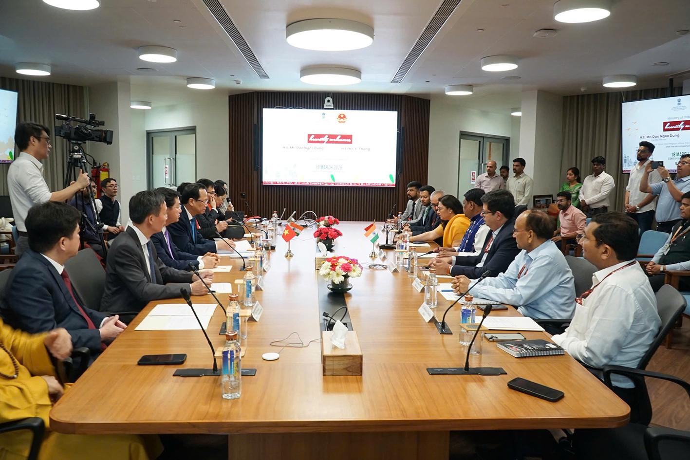 Bộ trưởng ảnh 1.jpg