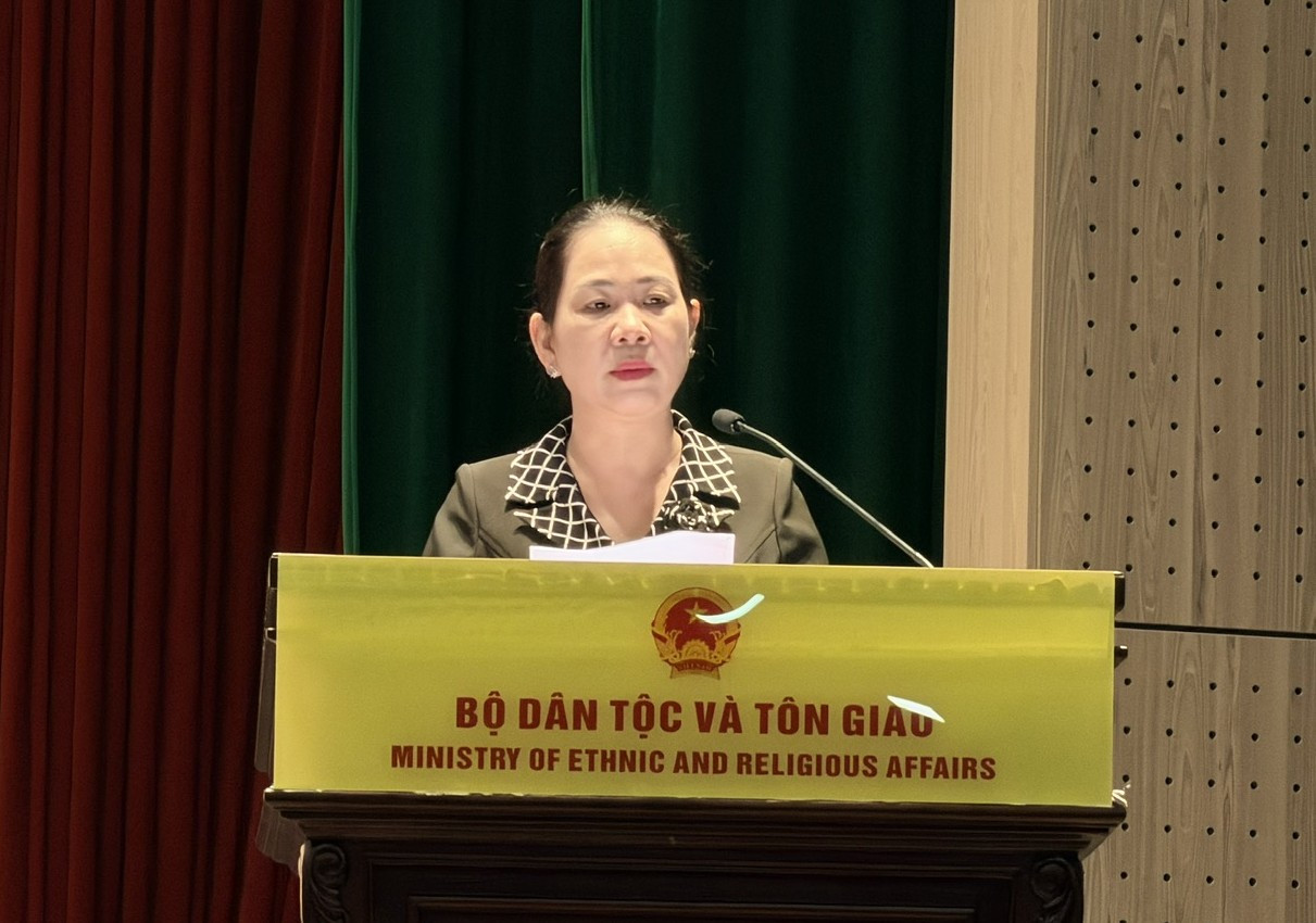 Thứ trưởng Nông Thị Hà phát biểu chỉ đạo lớp tập huấn..jpg