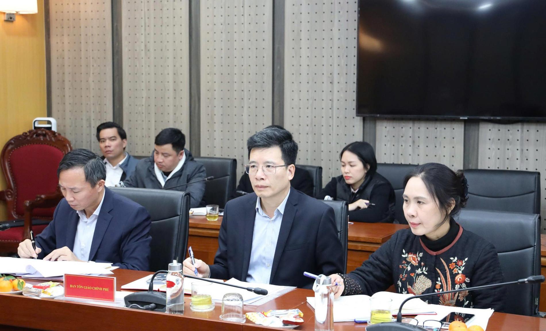 dan toc ton giao1.jpg