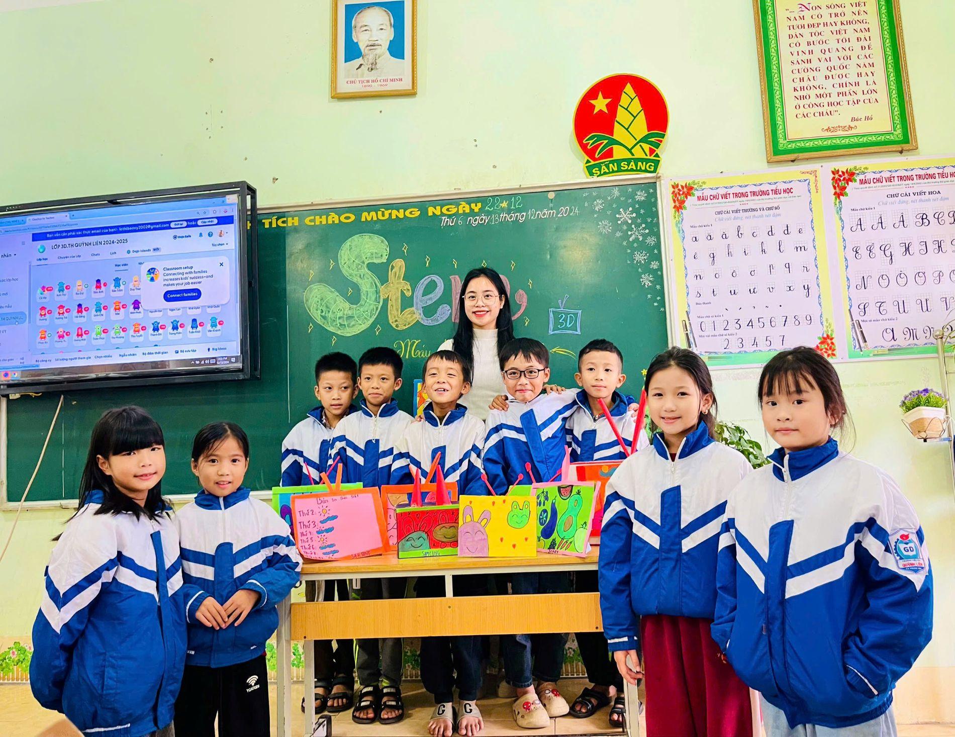 Cô giáo người Ơ Đu đang truyền lửa đam mê cho những học trò của mình.jpg