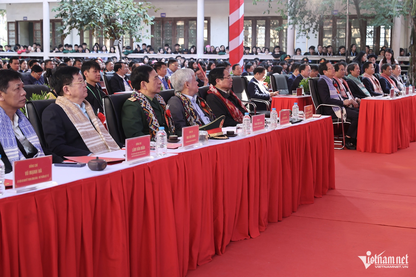 W-Thủ tướng ảnh 3.jpg