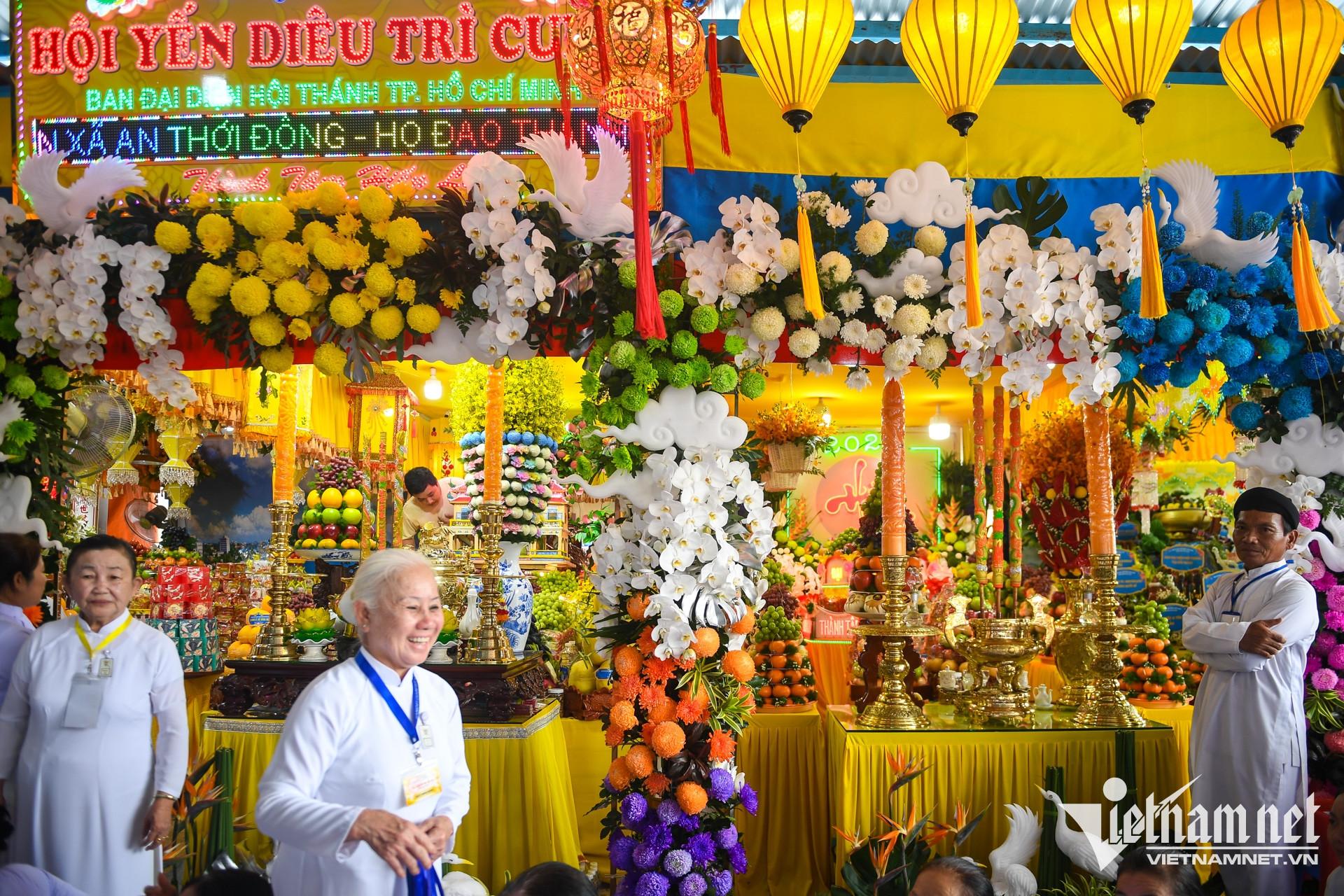 W-Cao đài Tây Ninh Nguyễn Huế 4.jpg