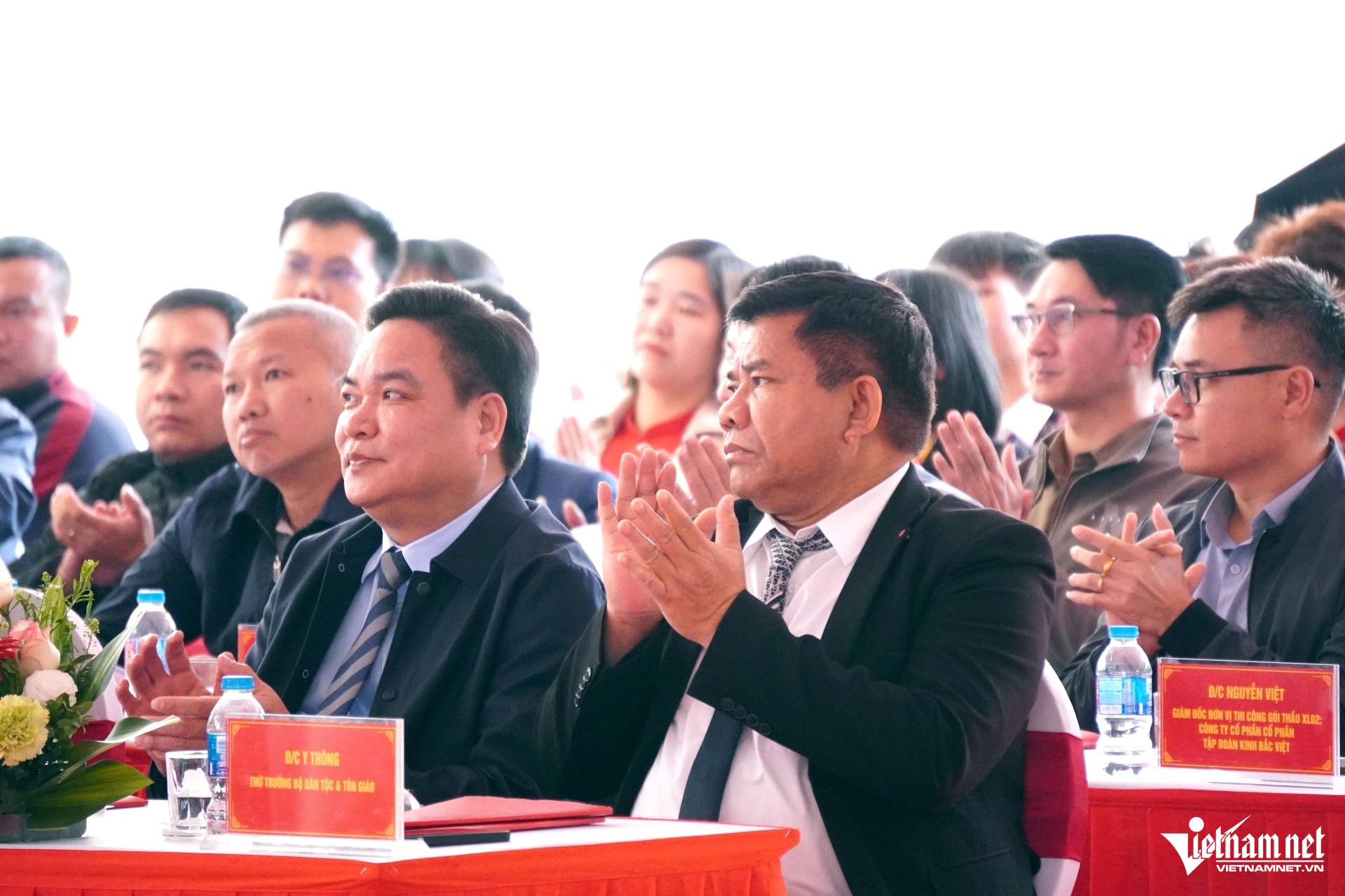 W-a2Thứ trưởng Y Th&ocirc;ng.JPG.jpg