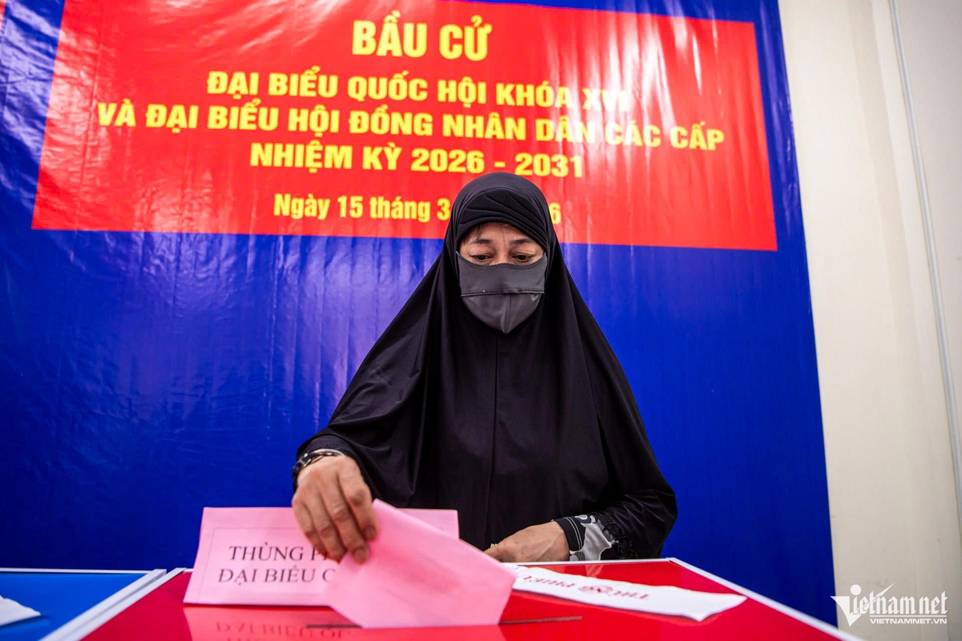 W-bầu cử TPHCM 9.jpg