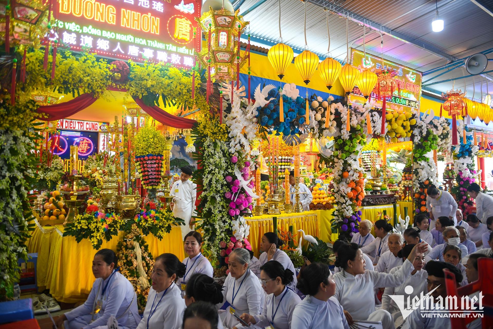 W-Cao đài Tây Ninh Nguyễn Huế 5.jpg