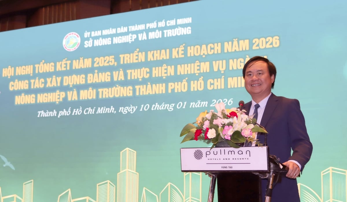 Thứ trưởng Bộ N&ocirc;ng nghiệp v&agrave; M&ocirc;i trường V&otilde; Văn Hưng ph&aacute;t biểu định hướng ph&aacute;t triển ng&agrave;nh N&ocirc;ng nghiệp v&agrave; M&ocirc;i trường TP.HCM năm 2026. Ảnh: Tường T&uacute;.