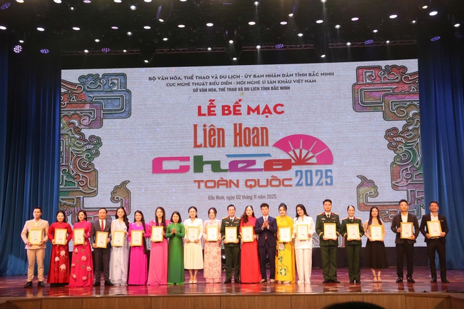 Trao hơn 100 giải thưởng tại Liên hoan Chèo toàn quốc - 2025 - Ảnh 4.