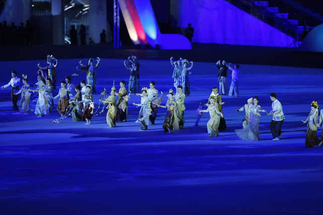 Lễ khai mạc SEA Games 33: Đầy màu sắc và ấn tượng - Ảnh 3. Lễ khai mạc SEA Games 33: Đầy màu sắc và ấn tượng - Ảnh 3.
