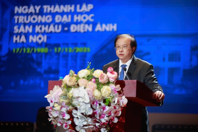  Thứ trưởng Tạ Quang Đông dự Lễ kỷ niệm 45 năm thành lập Trường Đại học Sân khấu – Điện ảnh Hà Nội  - Ảnh 1.