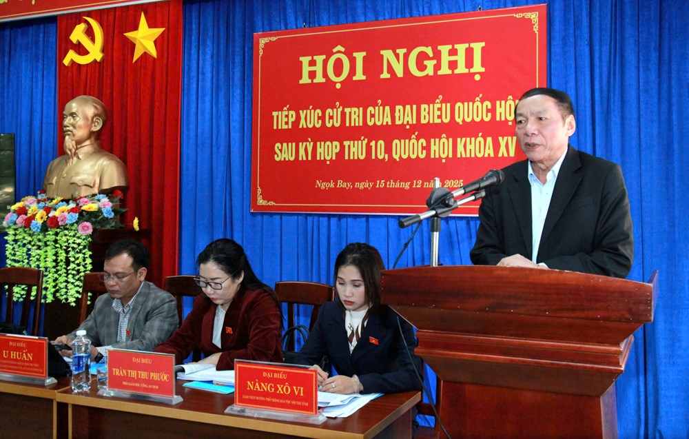 Bộ trưởng Nguyễn Văn Hùng tiếp xúc cử tri xã Ngọc Bay, tỉnh Quảng Ngãi - Ảnh 7. Bộ trưởng Nguyễn Văn Hùng tiếp xúc cử tri xã Ngọc Bay, tỉnh Quảng Ngãi - Ảnh 7.