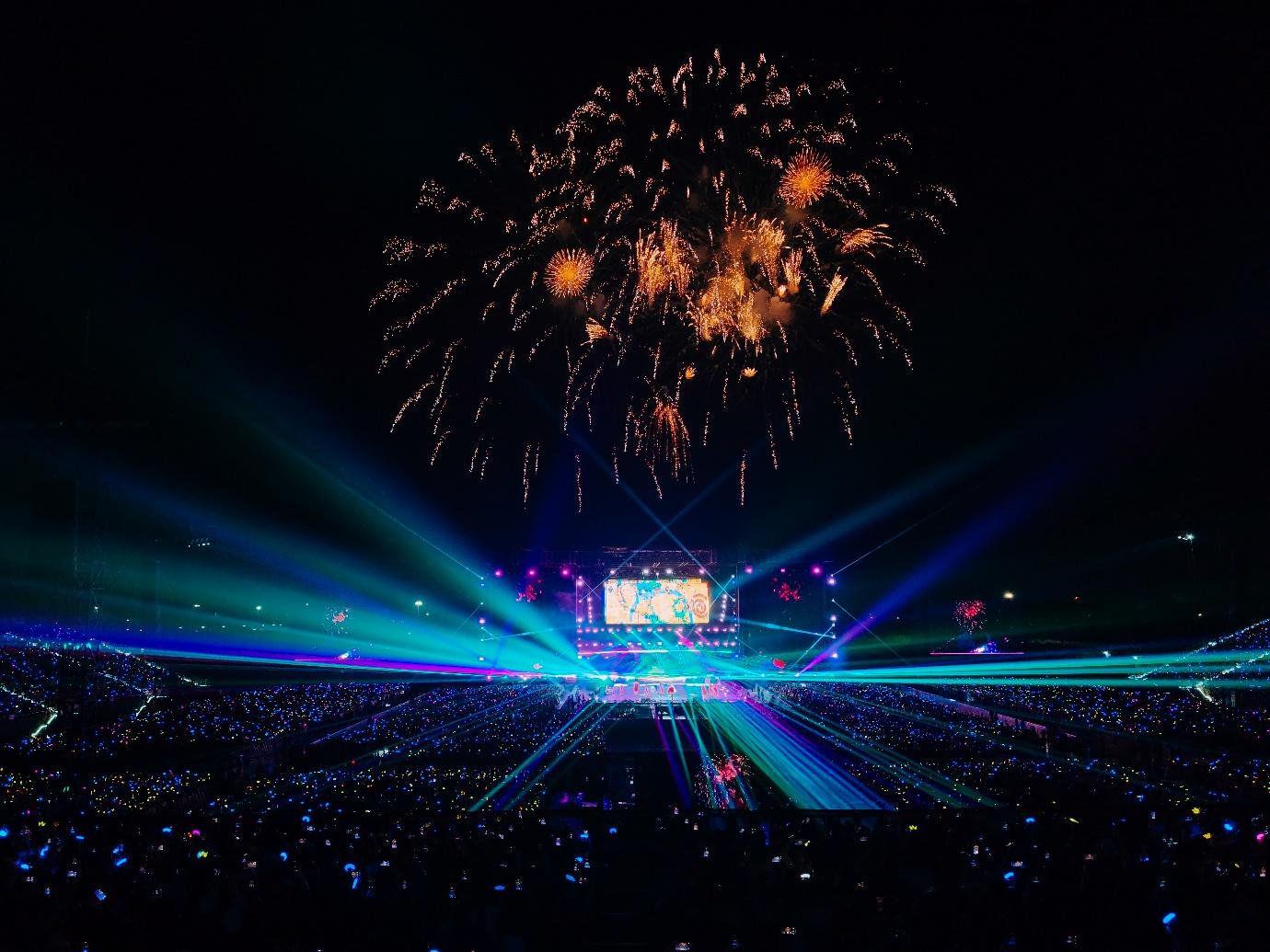 Điều gì khiến fan “lụy” G-DRAGON 2025 WORLD TOUR [Übermensch] in Hanoi, presented by VPBank - Ảnh 7.