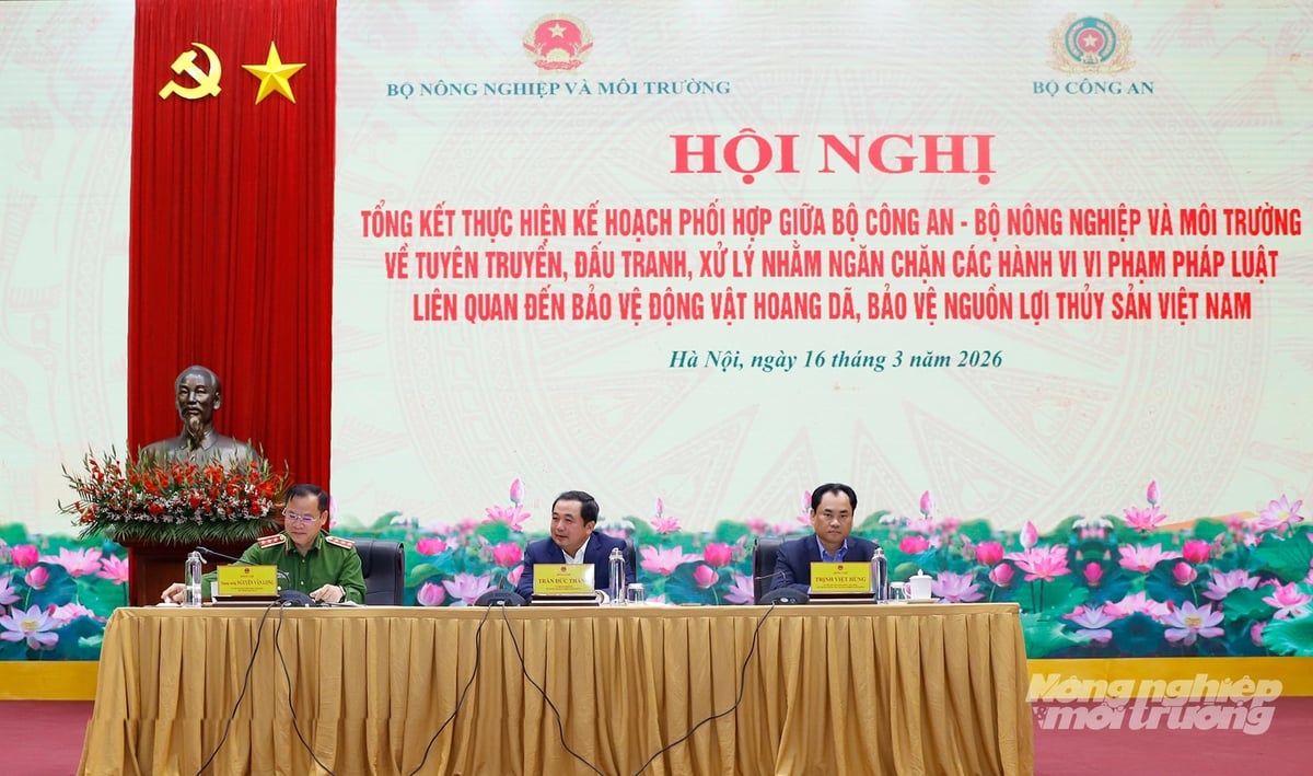 Hội nghị tổng kết và triển khai một số nội dung phối hợp giữa hai Bộ trong công tác bảo vệ động vật hoang dã và nguồn lợi thủy sản giữa Bộ Nông nghiệp và Môi trường - Bộ Công an chiều ngày 16/3. Ảnh: Khương Trung. Hội nghị tổng kết và triển khai một số nội dung phối hợp giữa hai Bộ trong công tác bảo vệ động vật hoang dã và nguồn lợi thủy sản giữa Bộ Nông nghiệp và Môi trường - Bộ Công an chiều ngày 16/3. Ảnh: Khương Trung.