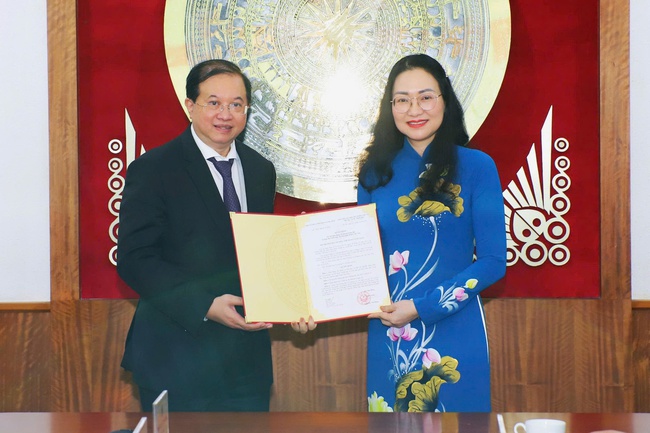 B&agrave; Nguyễn Hằng Nga l&agrave;m Gi&aacute;m đốc Trung t&acirc;m Triển l&atilde;m Văn h&oacute;a Nghệ thuật Việt Nam - Ảnh 1.