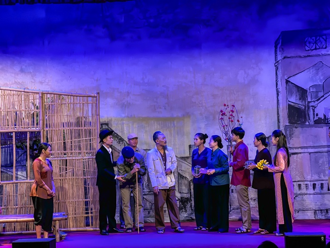 Ph&aacute;t huy gi&aacute; trị tư tưởng Hồ Ch&iacute; Minh qua chương tr&igrave;nh nghệ thuật "B&aacute;c Hồ - một t&igrave;nh y&ecirc;u bao la" - Ảnh 6.