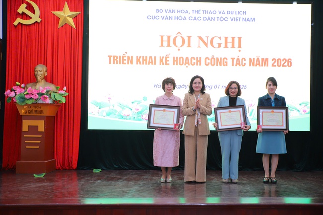 Đổi mới tư duy, n&acirc;ng cao hiệu quả bảo tồn v&agrave; ph&aacute;t huy văn h&oacute;a c&aacute;c d&acirc;n tộc - Ảnh 5.