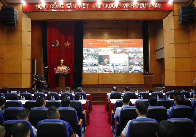 Hội nghị toàn quốc tập huấn ứng dụng trí tuệ nhân tạo (AI) cho cán bộ các cấp ủy và cơ quan đảng - Ảnh 1. Hội nghị toàn quốc tập huấn ứng dụng trí tuệ nhân tạo (AI) cho cán bộ các cấp ủy và cơ quan đảng - Ảnh 1.